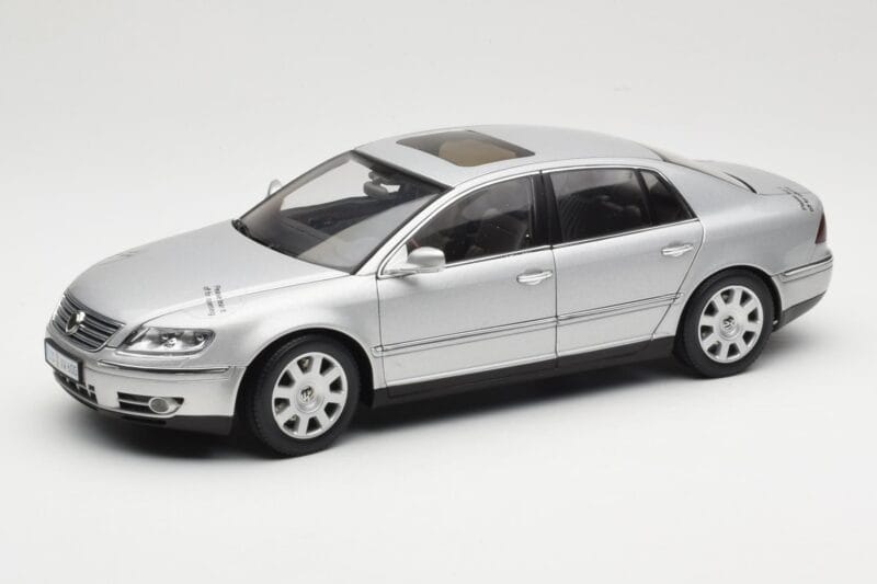 Volkswagen Phaeton D1 Silver Metallic AUTOart 1:18 79742 Métal Moulé