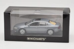 Volkswagen Phaeton Light Blue Metallic Minichamps 1:43 VW002 Métal Moulé — image 4 sur 4