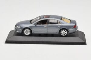 Volkswagen Phaeton Light Blue Metallic Minichamps 1:43 VW002 Métal Moulé