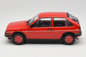 Volkswagen Polo II Coupe Fox MCG 1:18 MCG18523 Métal Moulé — image 3 sur 6