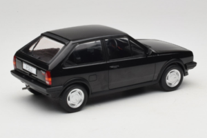 Volkswagen Polo II Coupe G40 Noir MCG 1:18 MCG18524 Métal Moulé — image 2 sur 6