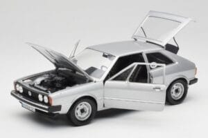 Volkswagen Scirocco GT Mk1 Silver Metallic Revell 1:18 08833 Métal Moulé — image 2 sur 8