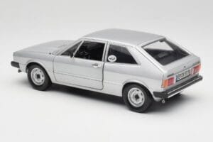 Volkswagen Scirocco GT Mk1 Silver Metallic Revell 1:18 08833 Métal Moulé — image 7 sur 8