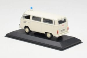 Volkswagen T2 Ambulance DRK Minichamps 1:43 400053090 Métal Moulé — image 3 sur 4