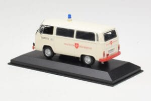 Volkswagen T2 Ambulance Malteser Hilfsdienst Minichamps 1:43 400053092 Métal Moulé — image 3 sur 4