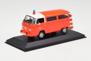 Volkswagen T2 Bus Pompiers Frankfurt Pare-chocs Rouges Minichamps 1:43 400053091-V1 Métal Moulé — image 2 sur 4