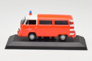 Volkswagen T2 Bus Pompiers Frankfurt Pare-chocs Rouges Minichamps 1:43 400053091-V1 Métal Moulé