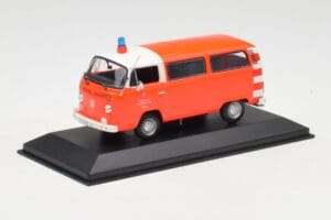 Volkswagen T2 Bus Pompiers Frankfurt Minichamps 1:43 400053091-R Métal Moulé — image 2 sur 4