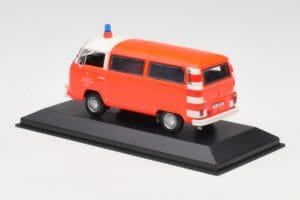 Volkswagen T2 Bus Pompiers Frankfurt Minichamps 1:43 400053091-R Métal Moulé — image 3 sur 4