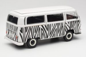Volkswagen T2a Bus Safari Schuco 1:18 191 Métal Moulé — image 3 sur 8