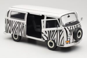 Volkswagen T2a Bus Safari Schuco 1:18 191 Métal Moulé — image 5 sur 8