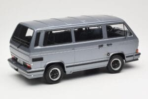 Volkswagen T3 Porsche B32 Minibus Bleu KK-Scale 1:18 KKDC180221 Métal Moulé — image 2 sur 6