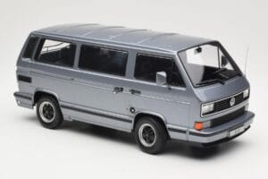Volkswagen T3 Porsche B32 Minibus Bleu KK-Scale 1:18 KKDC180221 Métal Moulé — image 4 sur 6
