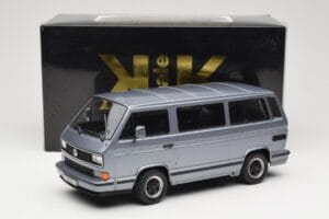 Volkswagen T3 Porsche B32 Minibus Bleu KK-Scale 1:18 KKDC180221 Métal Moulé — image 6 sur 6