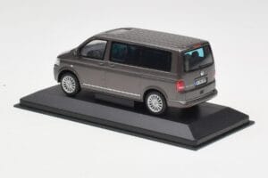 Volkswagen T5 Bus Bronze Metallic Minichamps 1:43 4039378412203 Métal Moulé — image 3 sur 4