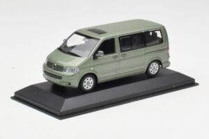 Volkswagen T5 Bus Fresco Green Minichamps 1:43 T5001-B Métal Moulé — image 2 sur 4