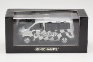 Volkswagen T5 Bus Minichamps Edition Minichamps 1:43 400052202 Métal Moulé — image 4 sur 4