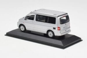 Volkswagen T5 California Argent Minichamps 1:43 7H8099300GPA7W Métal Moulé — image 3 sur 4