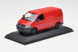 Volkswagen T5 Fourgon de Livraison Rouge & Jantes Noires Minichamps 1:43 400052260-B Métal Moulé — image 2 sur 4