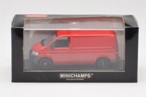 Volkswagen T5 Fourgon de Livraison Rouge & Jantes Noires Minichamps 1:43 400052260-B Métal Moulé — image 4 sur 4