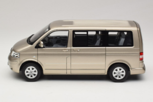 Volkswagen T5 Multivan Beige Metallic Norev 1:18 188602 Métal Moulé — image 3 sur 8