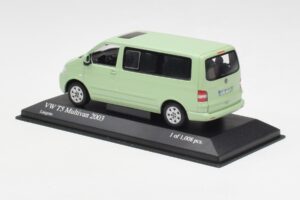 Volkswagen T5 Multivan California Vert Citron Minichamps 1:43 400052201 Métal Moulé — image 3 sur 4