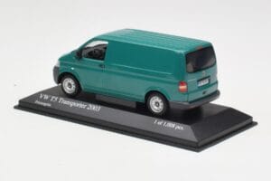 Volkswagen T5 Transporter Vert Minichamps 1:43 400052261 Métal Moulé — image 3 sur 4