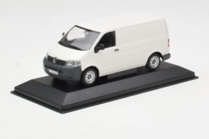 Volkswagen T5 Transporter Blanc Minichamps 1:43 T5002-B Métal Moulé — image 2 sur 4