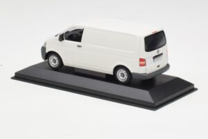 Volkswagen T5 Transporter Blanc Minichamps 1:43 T5002-B Métal Moulé — image 3 sur 4