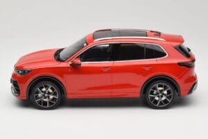 Volkswagen Tiguan eTSI R-Line Persimmon Red Metallic Otto 1:18 OT489 Résine — image 3 sur 6