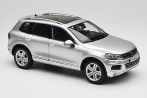 Volkswagen Touareg 7L Silver Metallic Kyosho 1:18 8821CS Métal Moulé — image 6 sur 8