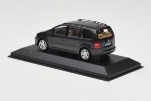 Volkswagen Touran 1T Vert Foncé Minichamps 1:43 400052101 Métal Moulé — image 3 sur 4