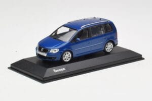 Volkswagen Touran Bleu Minichamps 1:43 TOURAN002 Métal Moulé — image 2 sur 4