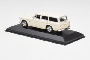 Volvo 121 Amazon Break Blanc Minichamps 1:43 430171010 Métal Moulé — image 3 sur 4