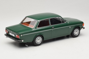 Volvo 142 Vert MCG 1:18 MCG18005 Métal Moulé — image 2 sur 6