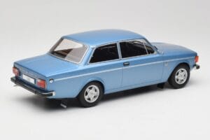 Volvo 142 Bleu Clair MCG 1:18 MCG18444 Métal Moulé — image 2 sur 6