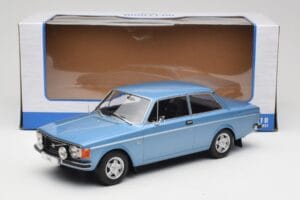 Volvo 142 Bleu Clair MCG 1:18 MCG18444 Métal Moulé — image 6 sur 6
