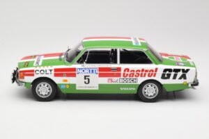 Volvo 142 #5 H. Mikkola / E. Rautanen Rally 1000 Lakes 1973 MCG 1:18 MCG18529R Métal Moulé — image 3 sur 6