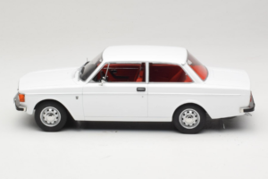 Volvo 142 Blanc MCG 1:18 MCG18445 Métal Moulé — image 3 sur 6