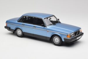 Volvo 240 GL Bleu Métallisé Minichamps 1:18 155171404 Métal Moulé — image 4 sur 6