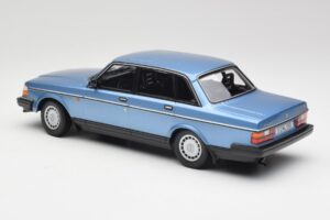 Volvo 240 GL Bleu Métallisé Minichamps 1:18 155171404 Métal Moulé — image 5 sur 6