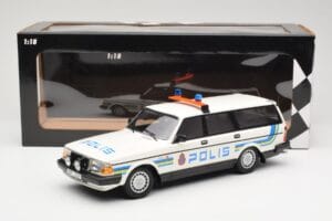 Volvo 240 GL Break Polis Sweden Minichamps 1:18 155171480 Métal Moulé — image 6 sur 6