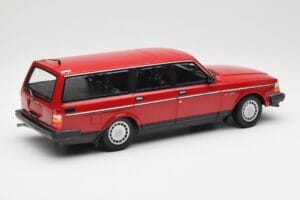 Volvo 240 GL Break Rouge Minichamps 1:18 155171411 Métal Moulé — image 2 sur 6