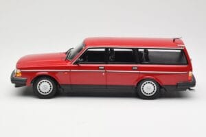 Volvo 240 GL Break Rouge Minichamps 1:18 155171411 Métal Moulé — image 3 sur 6