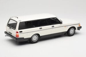 Volvo 240 GL Break Blanc Minichamps 1:18 155171412 Métal Moulé — image 2 sur 6