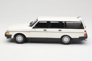 Volvo 240 GL Break Blanc Minichamps 1:18 155171412 Métal Moulé — image 3 sur 6