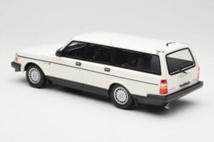 Volvo 240 GL Break Blanc Minichamps 1:18 155171412 Métal Moulé — image 5 sur 6