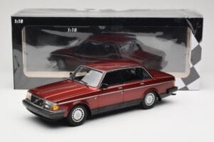 Volvo 240 GL Dark Red Metallic Minichamps 1:18 155171406 Métal Moulé — image 6 sur 6