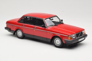 Volvo 240 GL Rouge Foncé Minichamps 1:18 166171401 Métal Moulé — image 4 sur 6