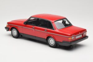 Volvo 240 GL Rouge Foncé Minichamps 1:18 166171401 Métal Moulé — image 5 sur 6